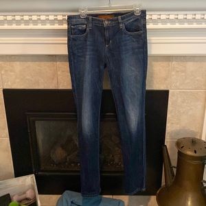 Joe’s easy fit jeans size 27.  Barely worn and in like new condition